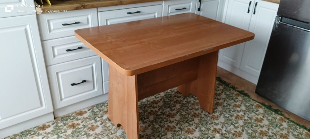 Продам кухонный стол