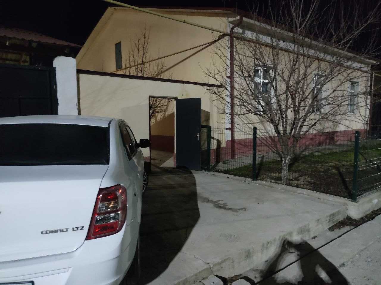 Ховли катедж сотилади 6 соток 5хонали