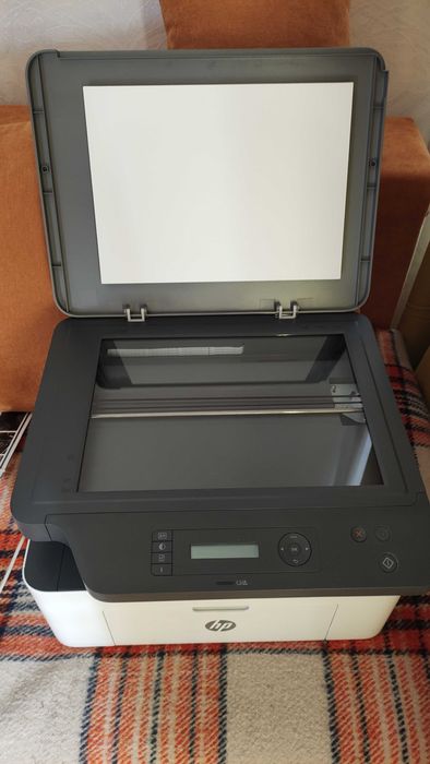 Принтер със скенер и факс HP Laser MFP 135A