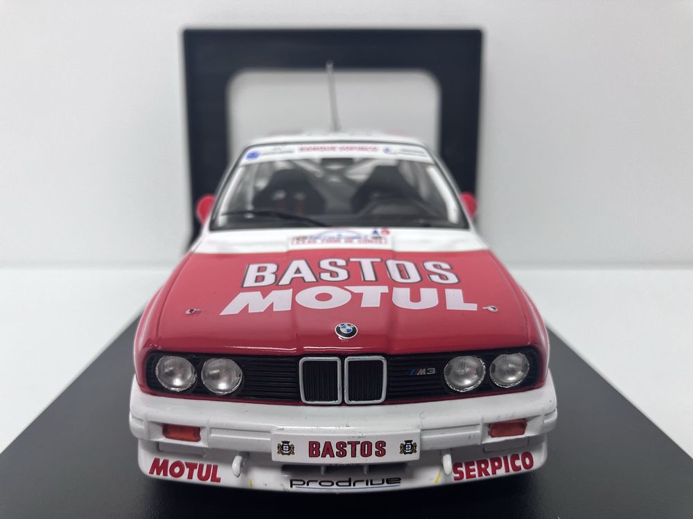 macheta auto BMW M3 E30 Motul IXO 1/24