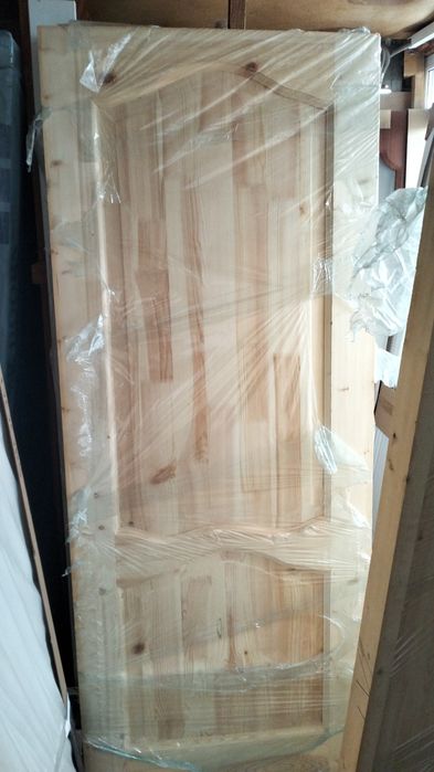 Продам двери деревянные, новые 2 шт.