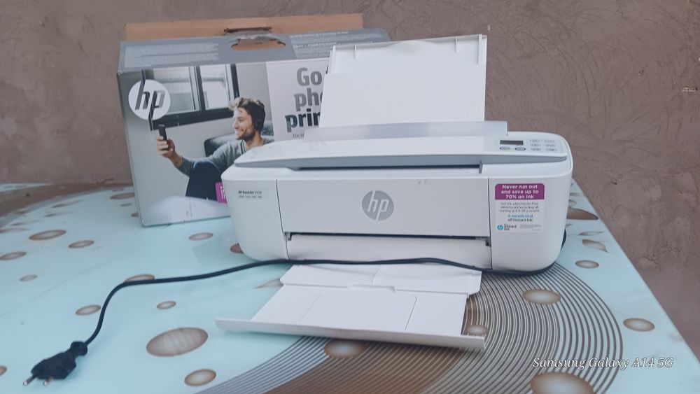 Vând imprimanta multifuncțională HP