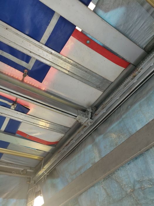 Remorca suprastructura inox cu pod rulant