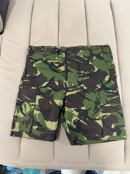 Costum camuflaj pădure