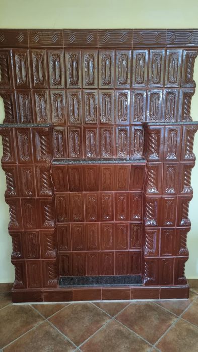 Vând sobă teracotă de perete, cu plită și cuptor  incorporat