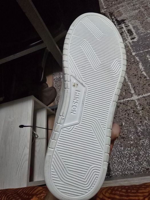 Adidași Hinson, piele