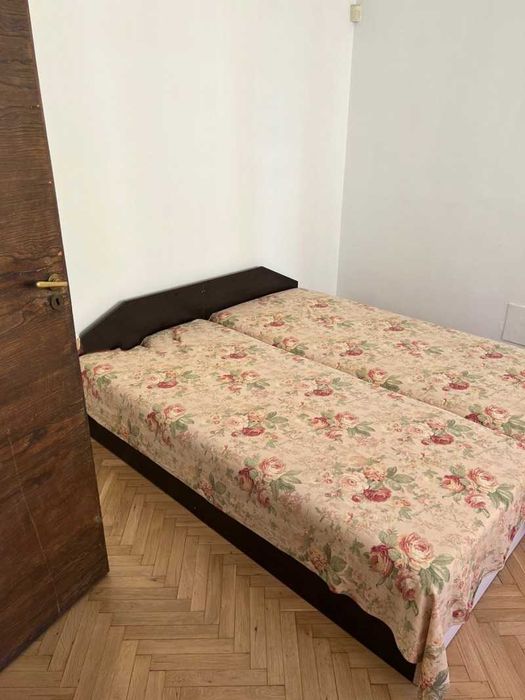 Дава се под наем Тристаен апартамент в София, Център - 110 кв.м за 650 € - Снимка #2