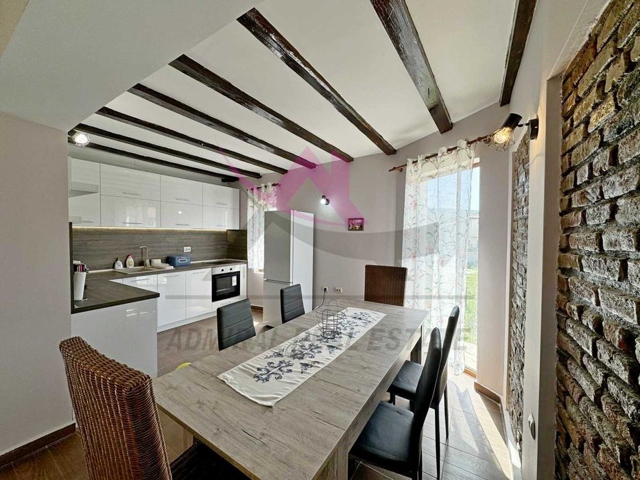 Чудесна Двуетажна Къща! Истински Дом! с. Осиново