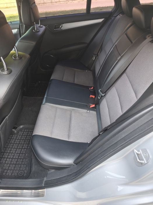 Мерцедес C - клас 200 компресор  бензин - газ.