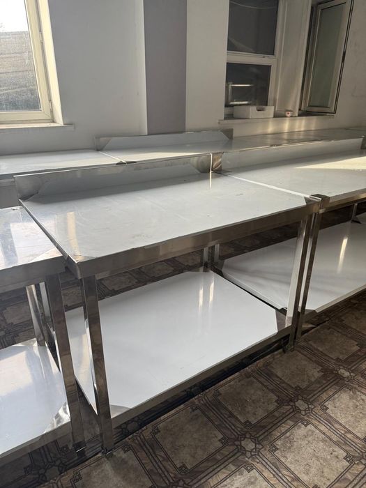 Разделочные столы , мойки для кухни оборудования