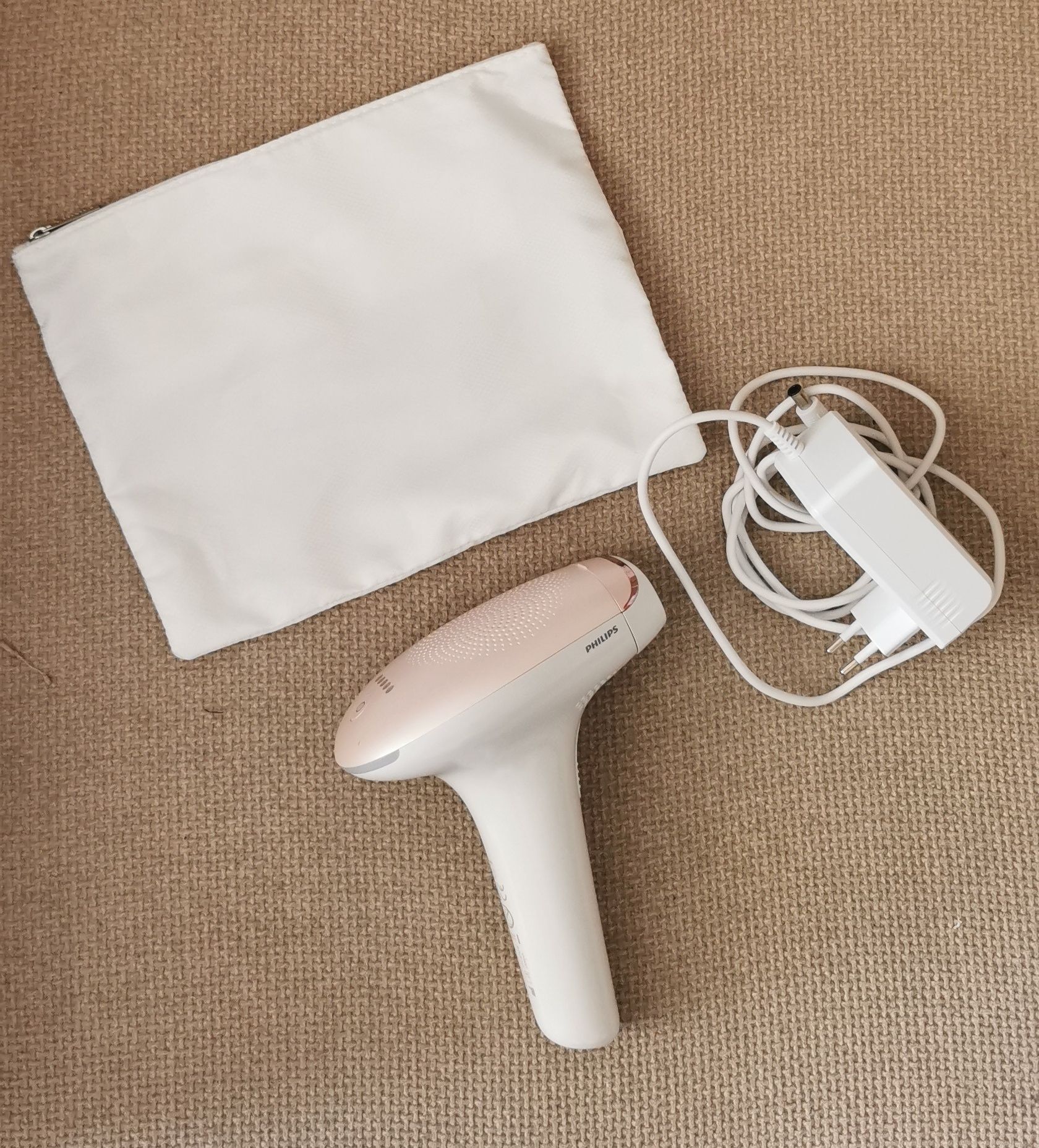 Фотоепилатор за обезкосмяване Philips Lumea IPL Advanced SC1994/00
Код