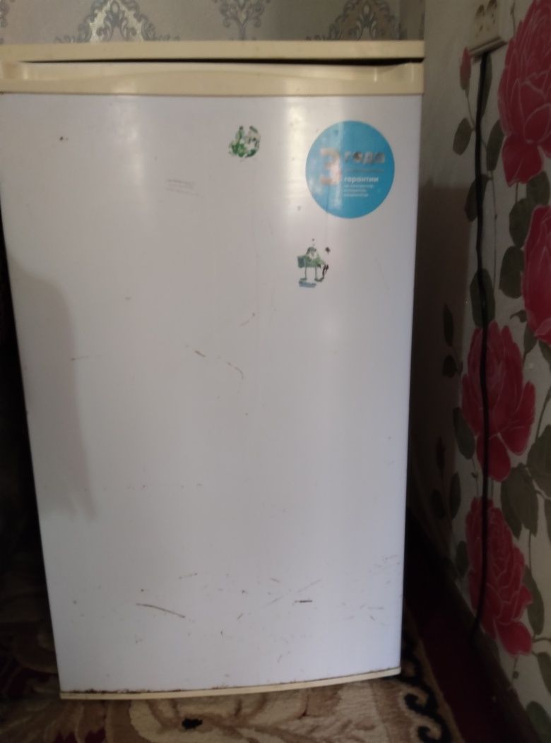 LG холодильник 124л