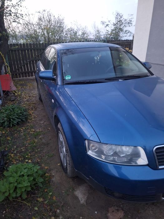 Vând audi A4 motor 1.6 !