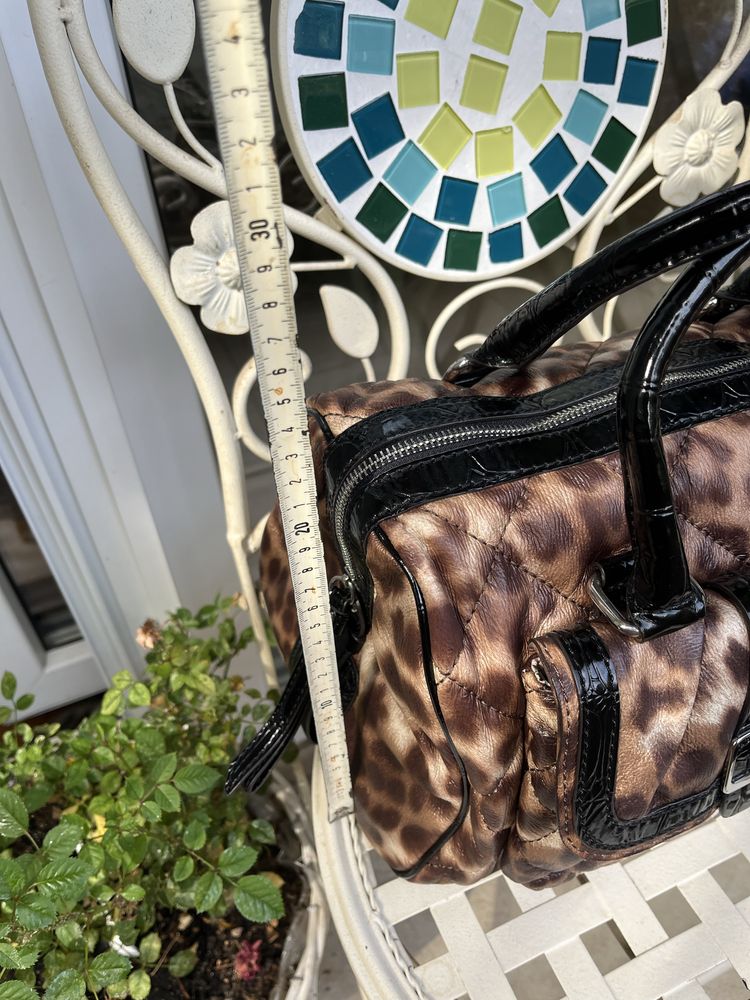 Дамска чанта Guess