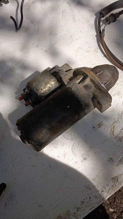 Части двигател Мерцедес 124