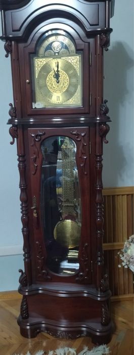 Срочно продам часы в отличном состоянии
