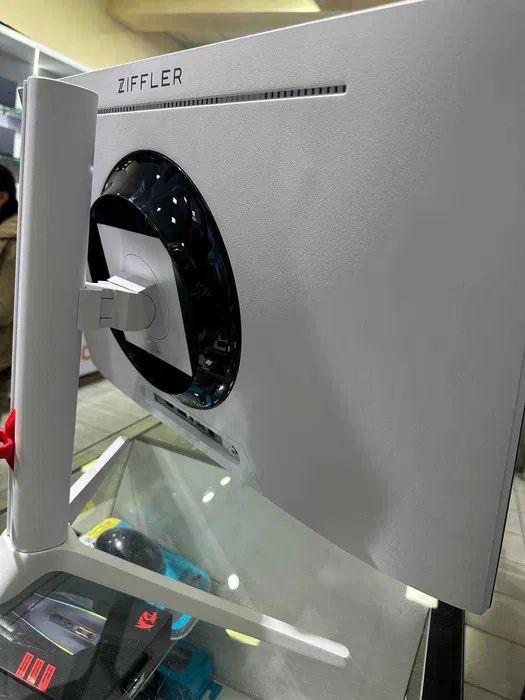 Ziffler 27” 180hz srochna