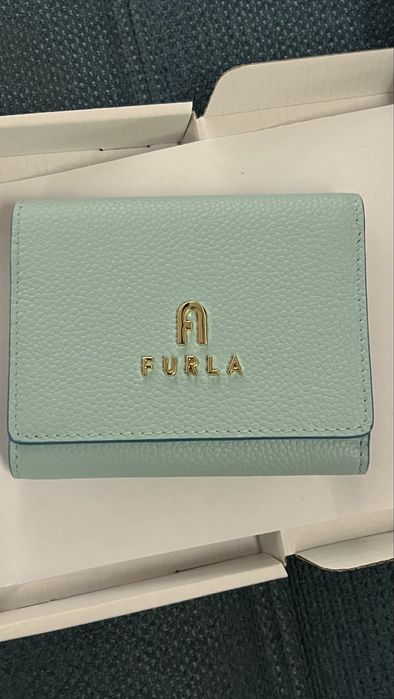 Чисто нов модел Furla Camelia.100% оригинал, с етикети.В два цвята.