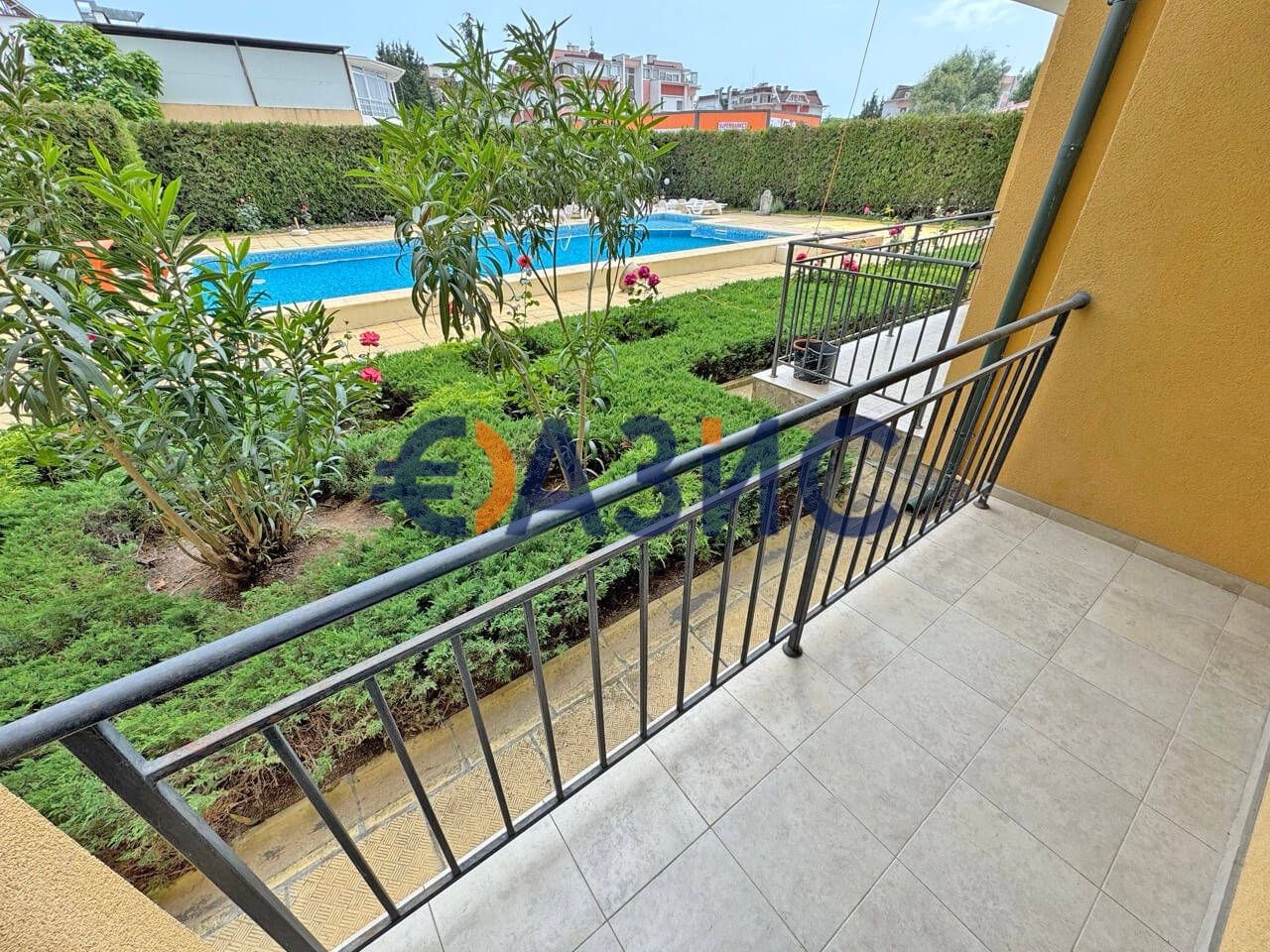 Продава се Двустаен апартамент в к.к. Слънчев бряг - 66 кв.м за 1114 €/кв.м - Снимка #12