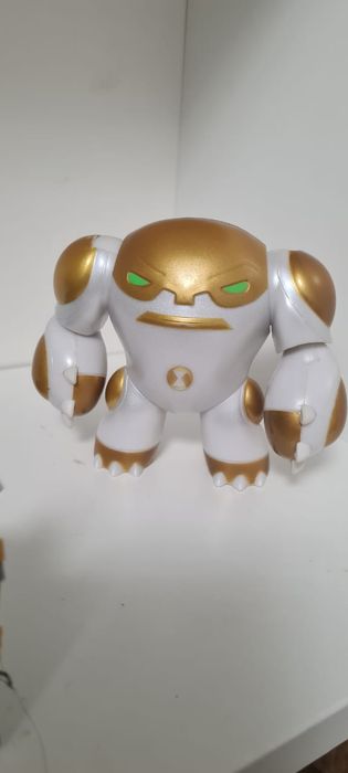 Продаю оригинальные фигурки по бен 10.