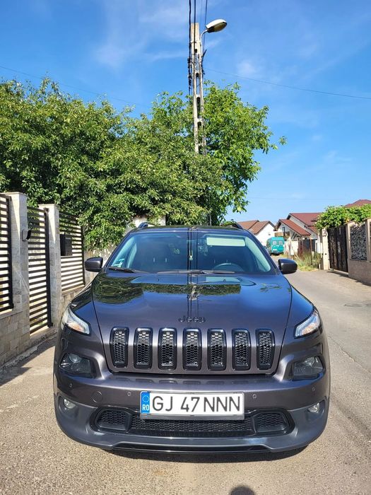 Jeep Cherokee 4x4 200cp