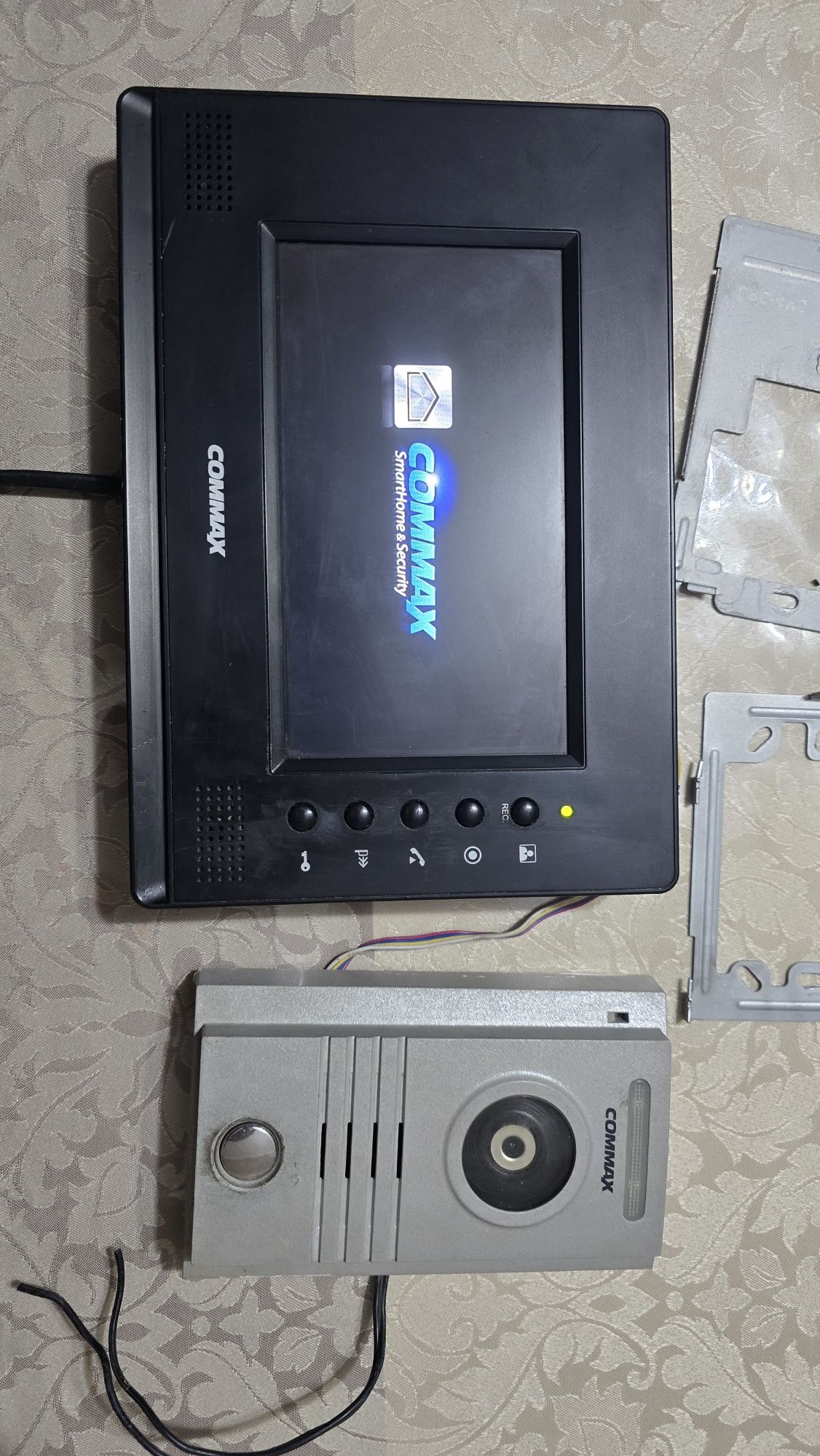 цветной домофон commax