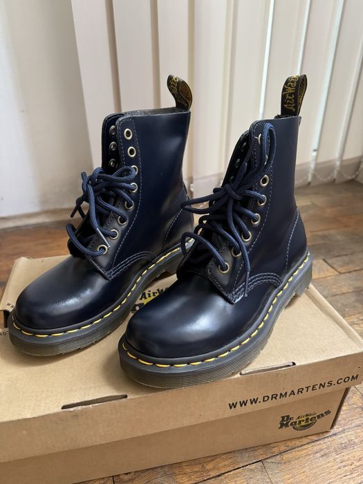 Dr. Martens обувки