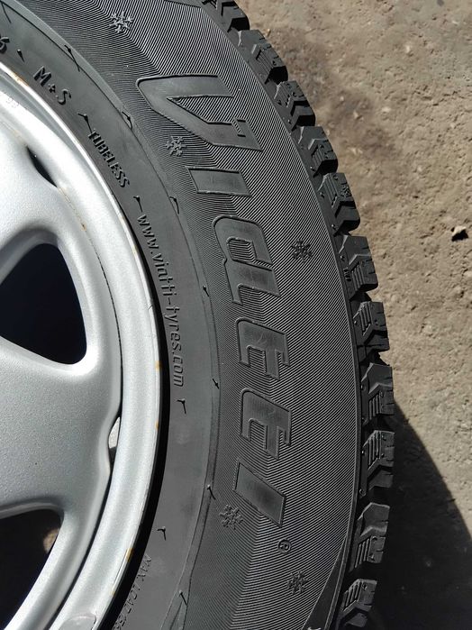 205 70 15 4 броя Виати