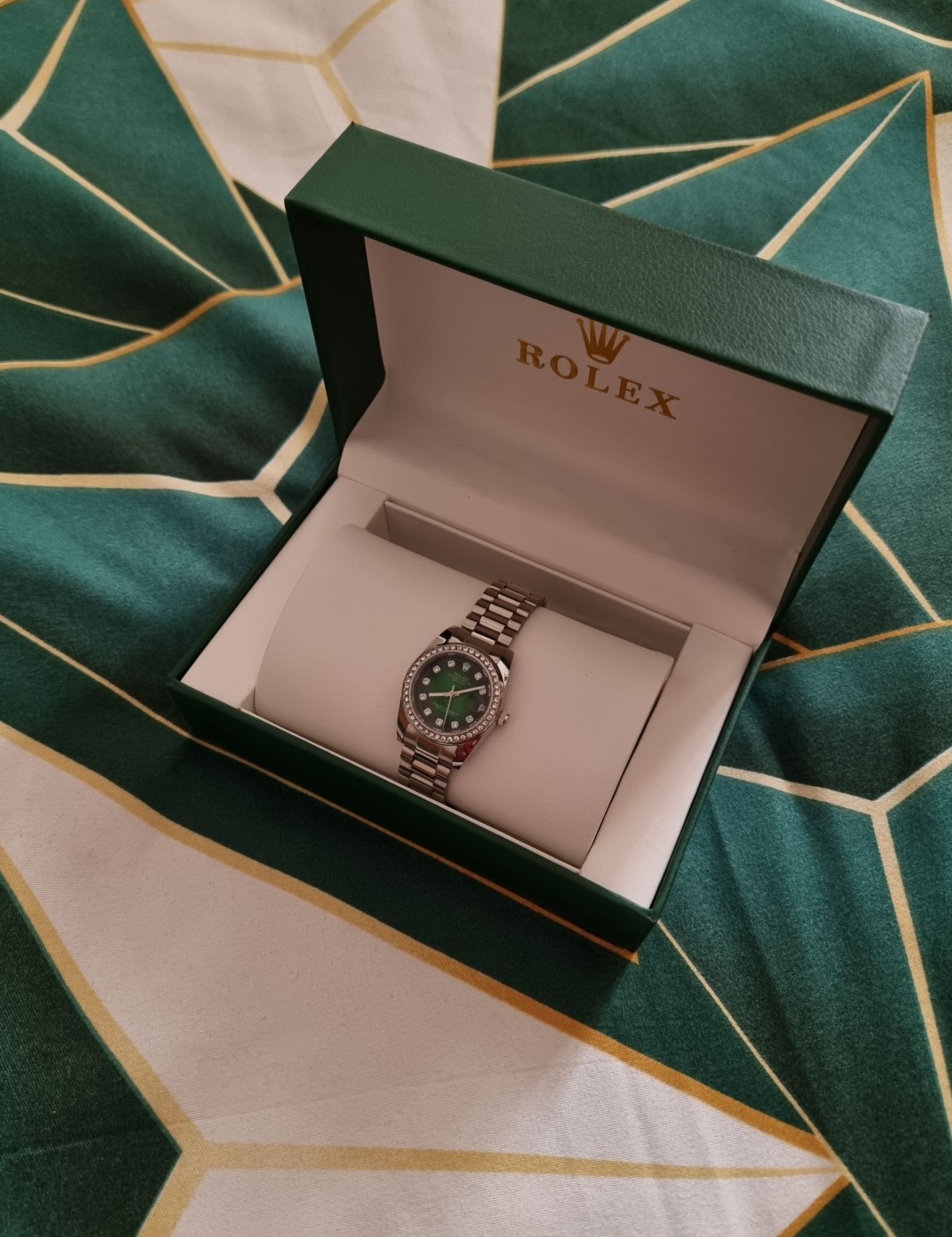 Ceas dama Rolex Oyster Perpetual Datejust Verde


Vand un ceas de dama