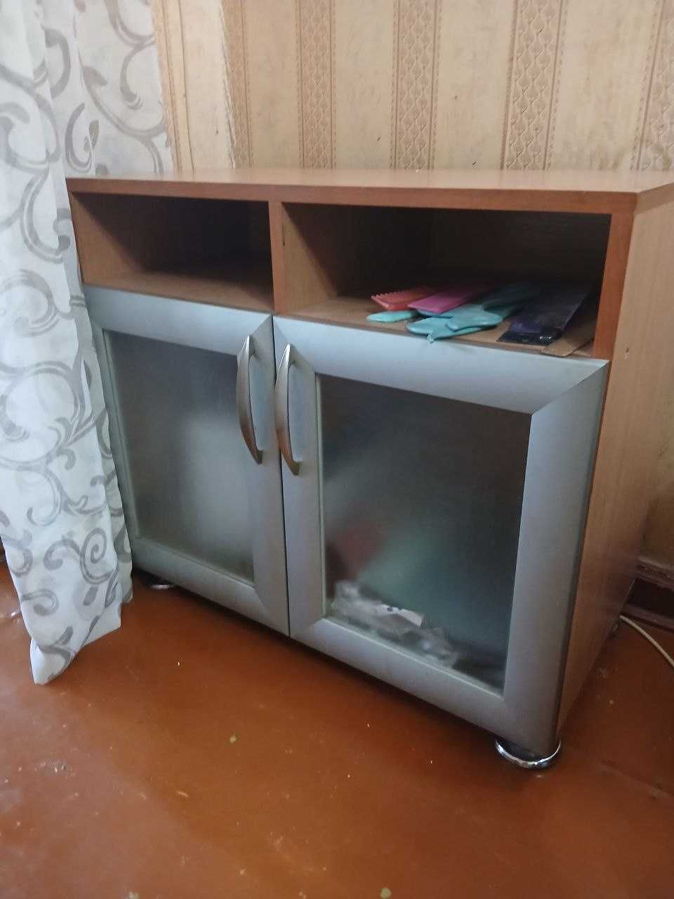 Шкаф, тумбы зеркало