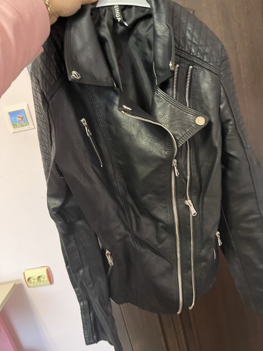 Дамско кожено яке