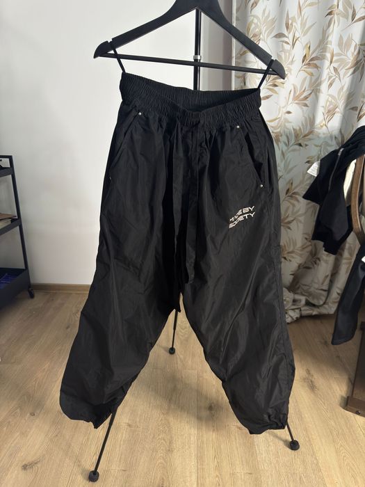 Pantalonii Vagabond / Made By Society