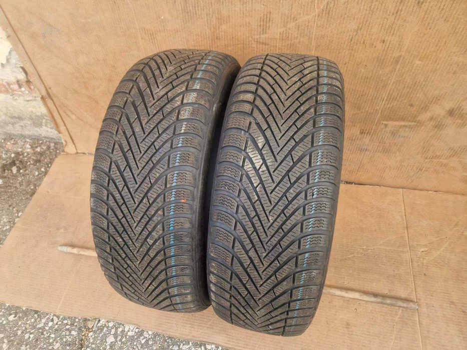 2 Pirelli R18 225/55
Зимни гуми 
DOT2724