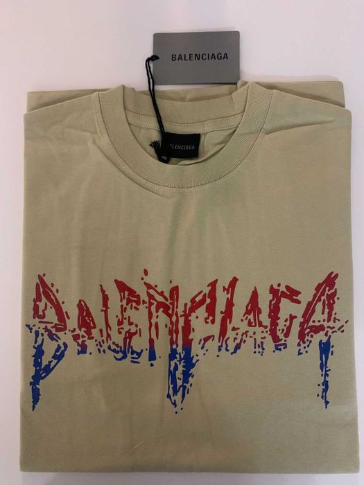 Нови мъжки тениски Balenciaga нови с етикети в черен и в бял цвят.
