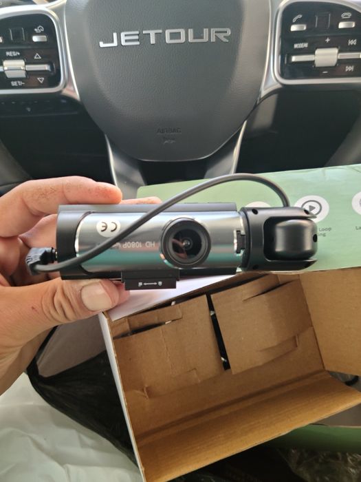 Avto registrator sotiladi.