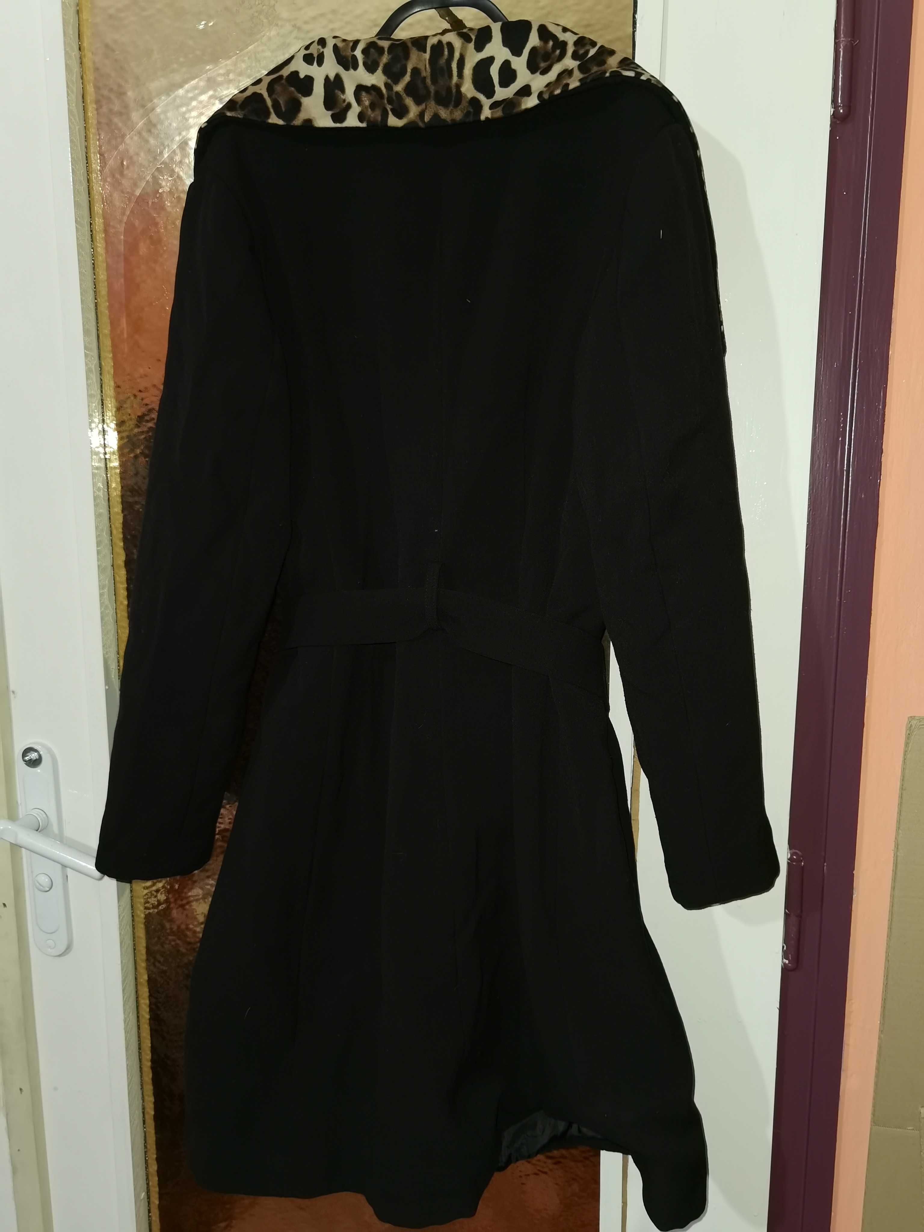 Стилно италианско палто с яка от окраска на ягуар James iakeland