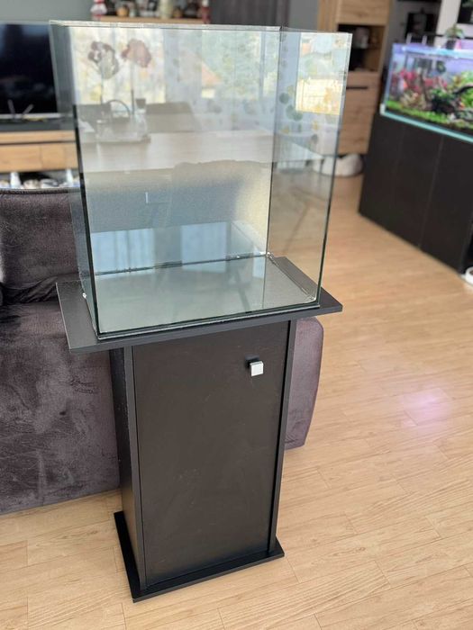 Аквариум 80л с лампа, поставка и филтър