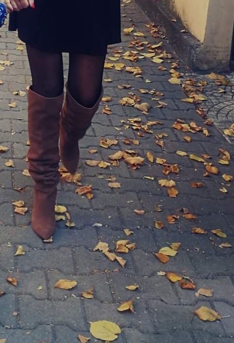 Естествен велур чизми Stradivarius плюс подарък колан