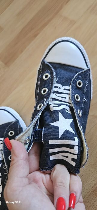 Converse fara siret