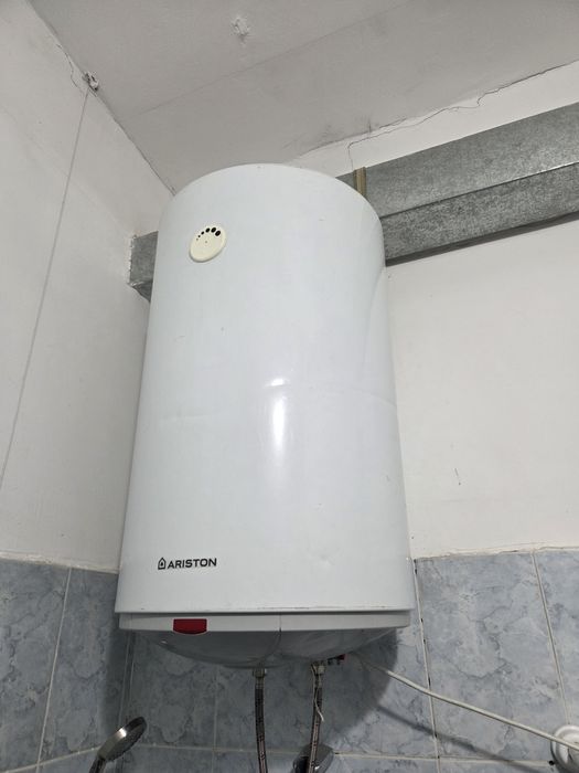Продам аристон в хорошем состояний