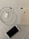 Продавам iPhone 8 Plus Gold