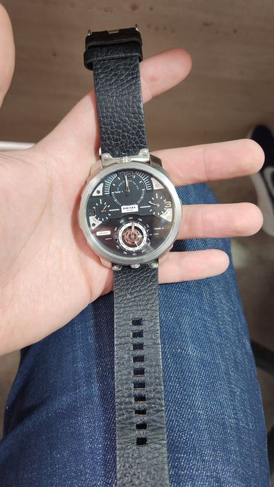 Часы Diesel оригинал 4 в одном оригинал сам покупал за 800$