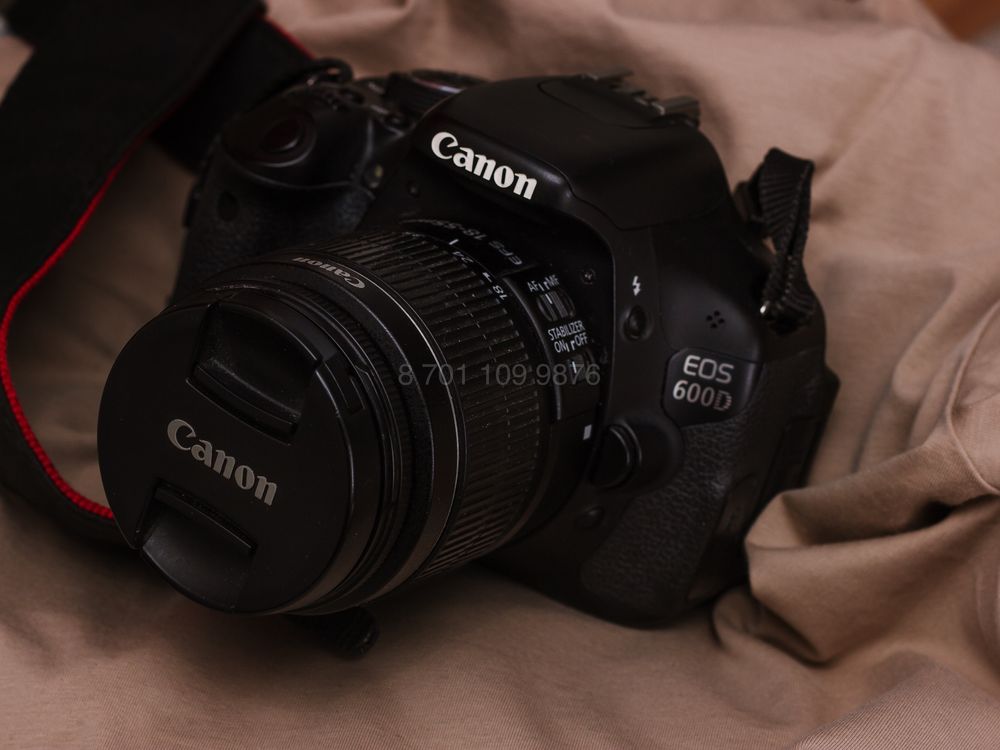 Canon 600D + объектив 50 мм зеркальный фотоаппарат