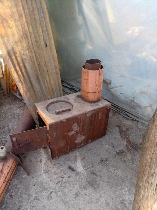 Продам металическую печь для дома