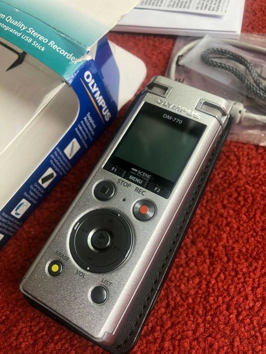 Ca nou Reportofon ultra profesional Olympus DM-770 cu 3 microfoane