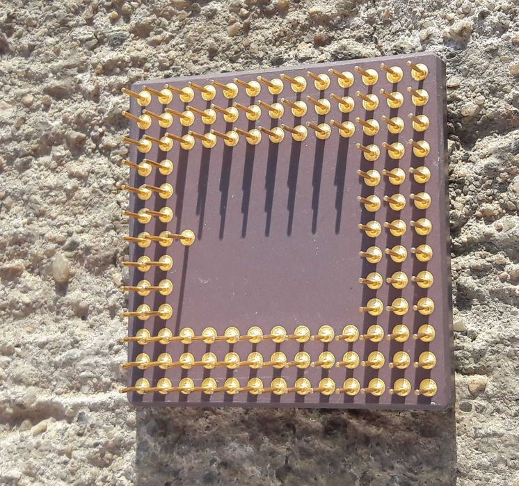 Procesor de colectie - Motorola  MC68020RC25E 25MHz