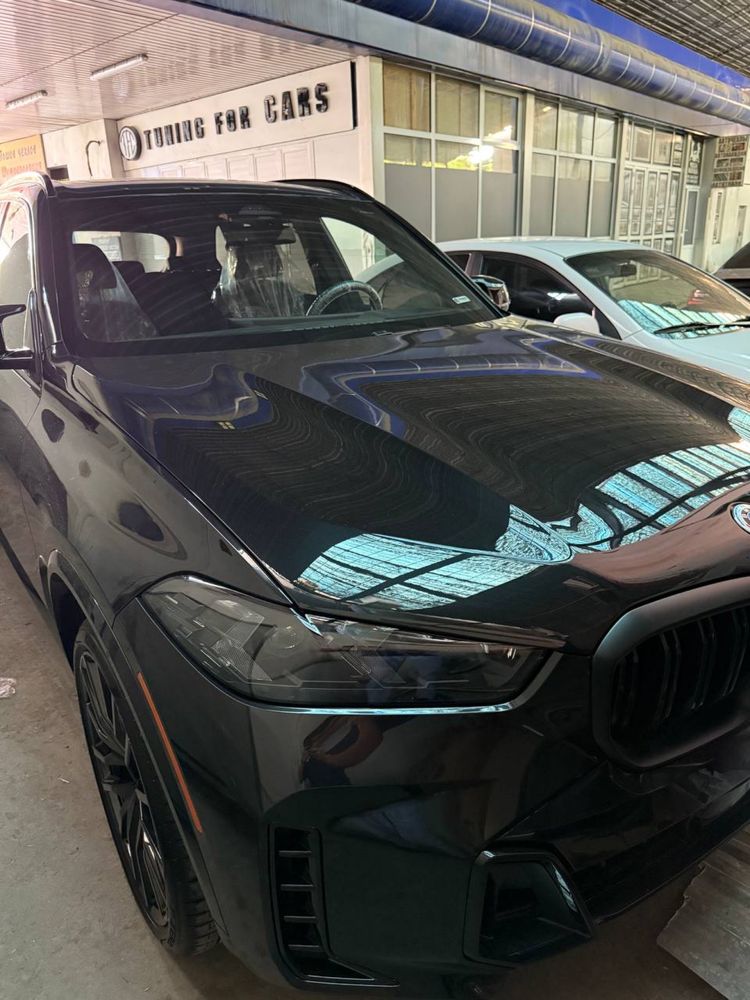 BMW X5 60i. 2025