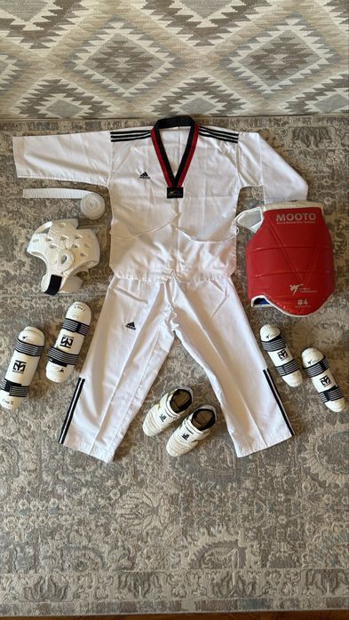 Экипировка  для тхэквондо — полный комплект! Кимоно, шлем, защита