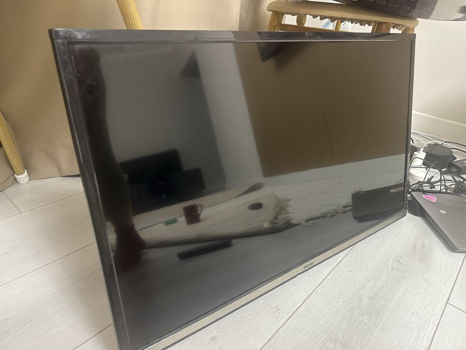 Телевизор Haier, 100 на 40 см