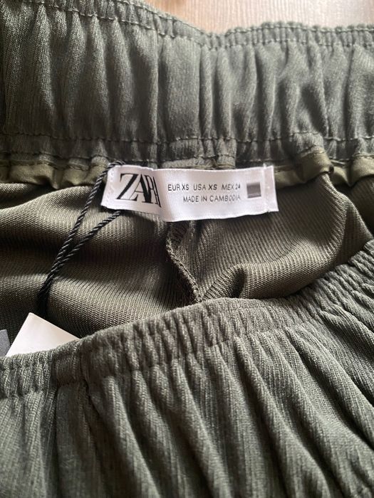 Pantaloni Noi cu eticheta, Zara